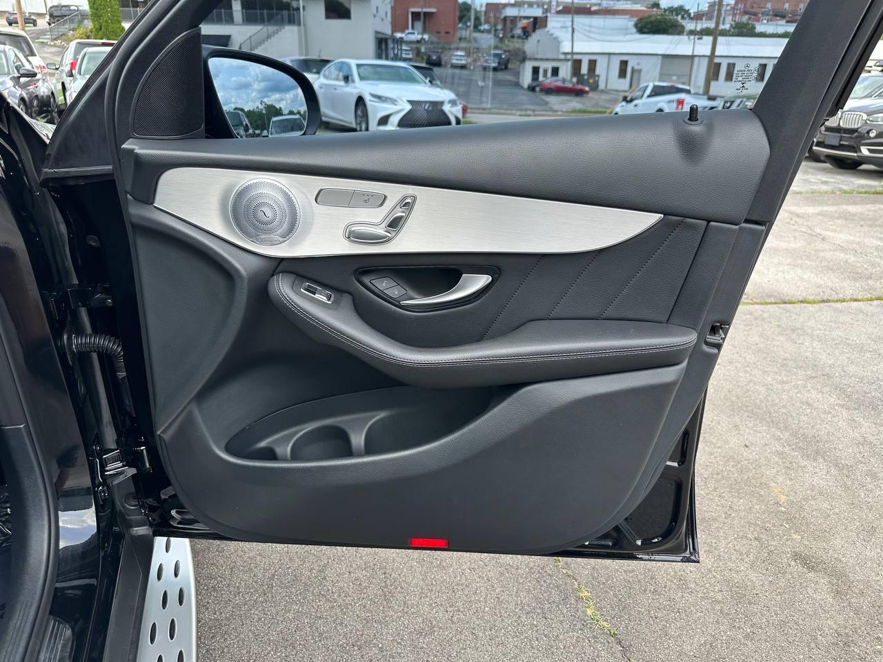 Mercedes-Benz GLC-Class GLC300 2019