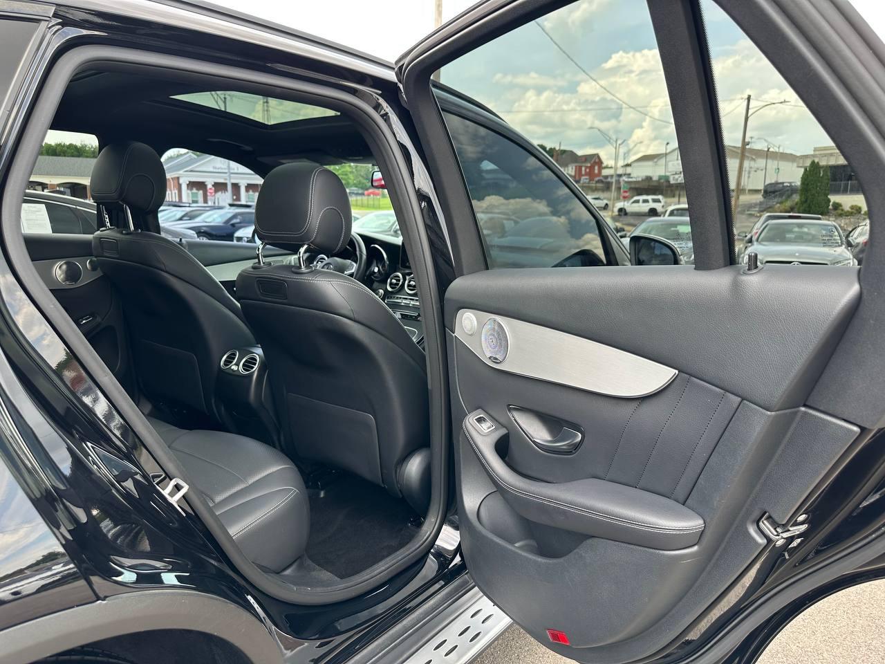 Mercedes-Benz GLC-Class GLC300 2019