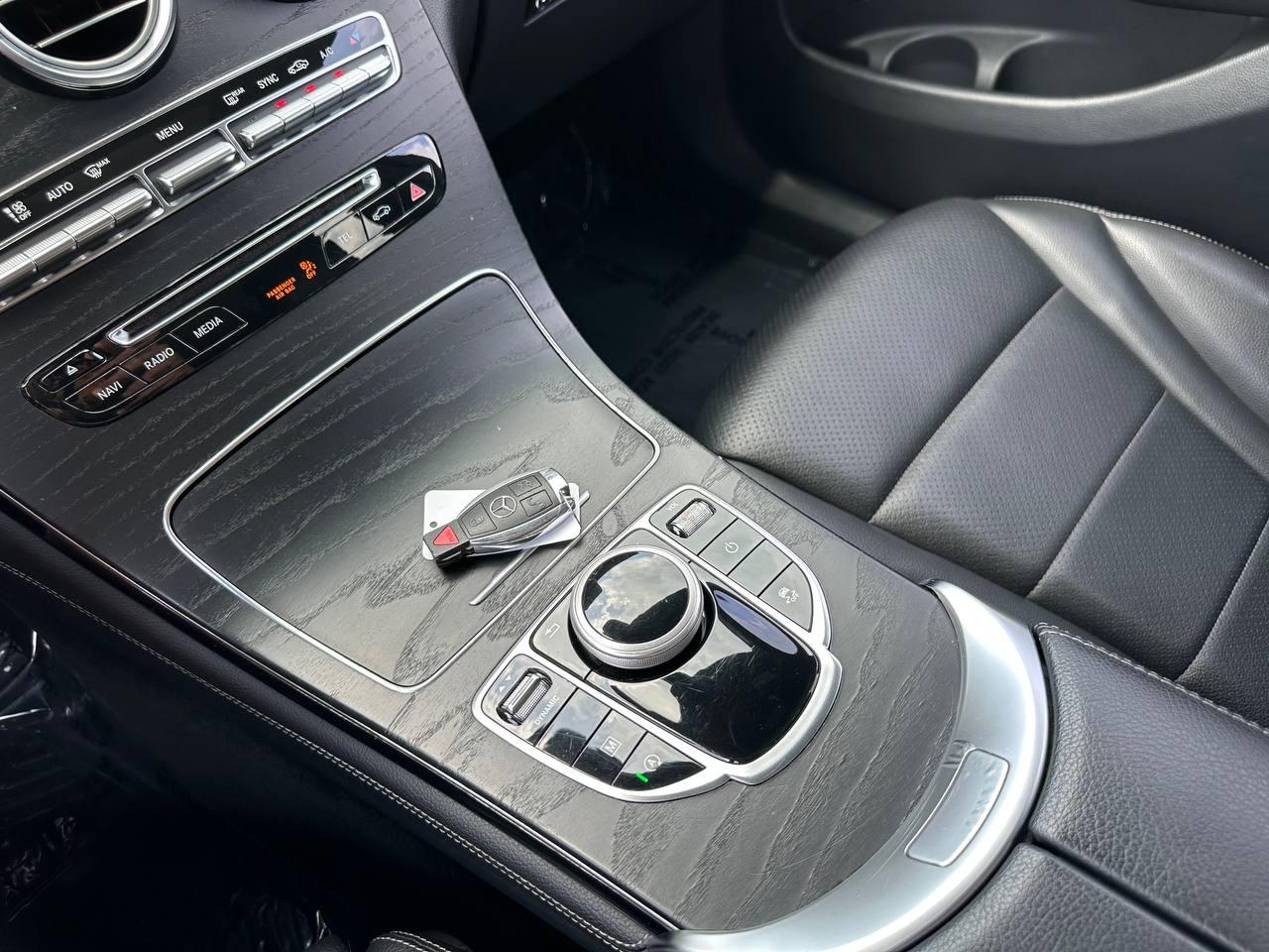 Mercedes-Benz GLC-Class GLC300 2019