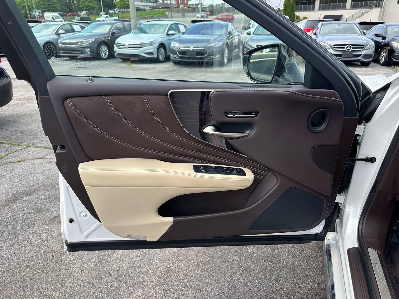Lexus LS 500h AWD 2018