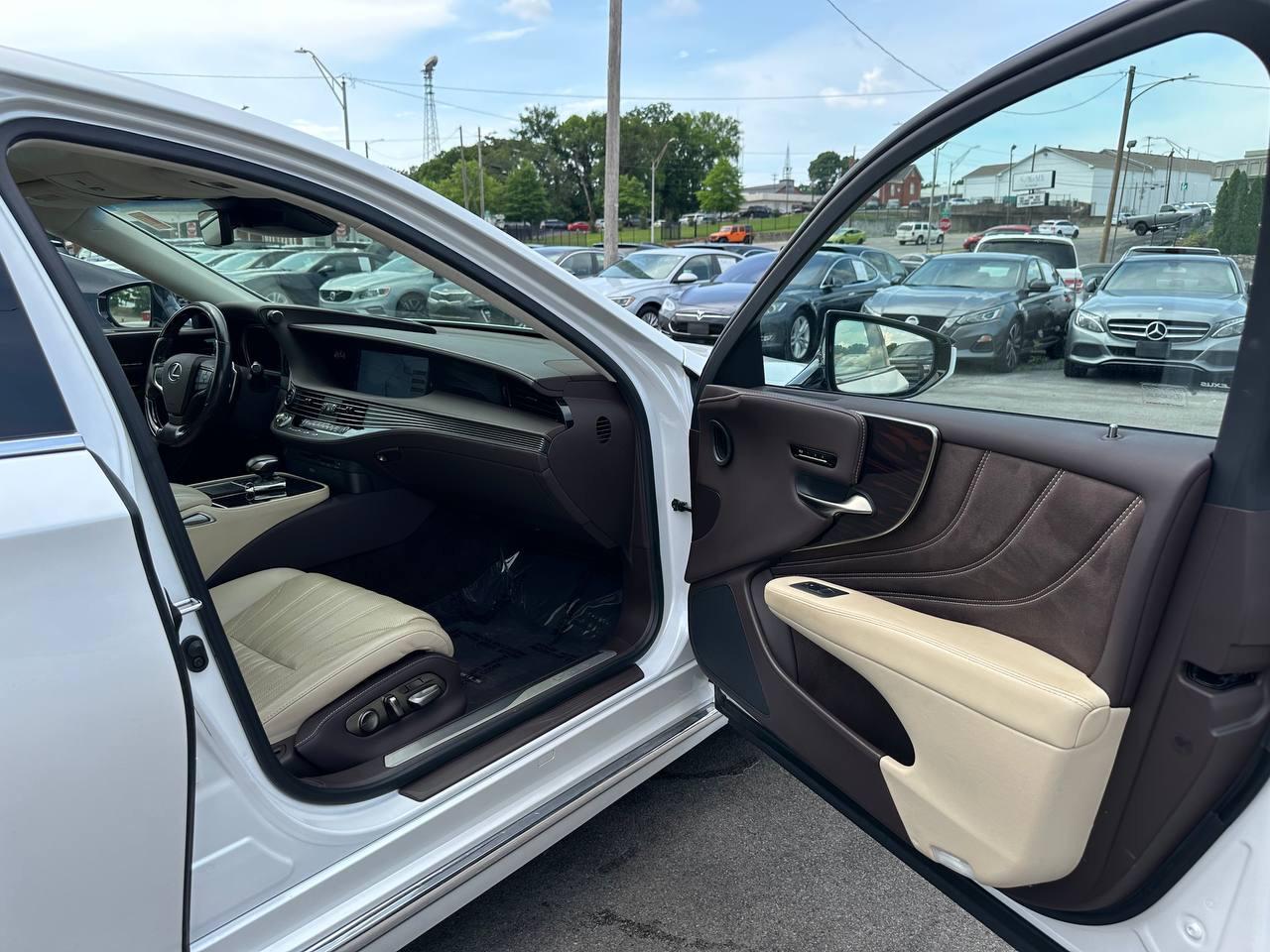 Lexus LS 500h AWD 2018