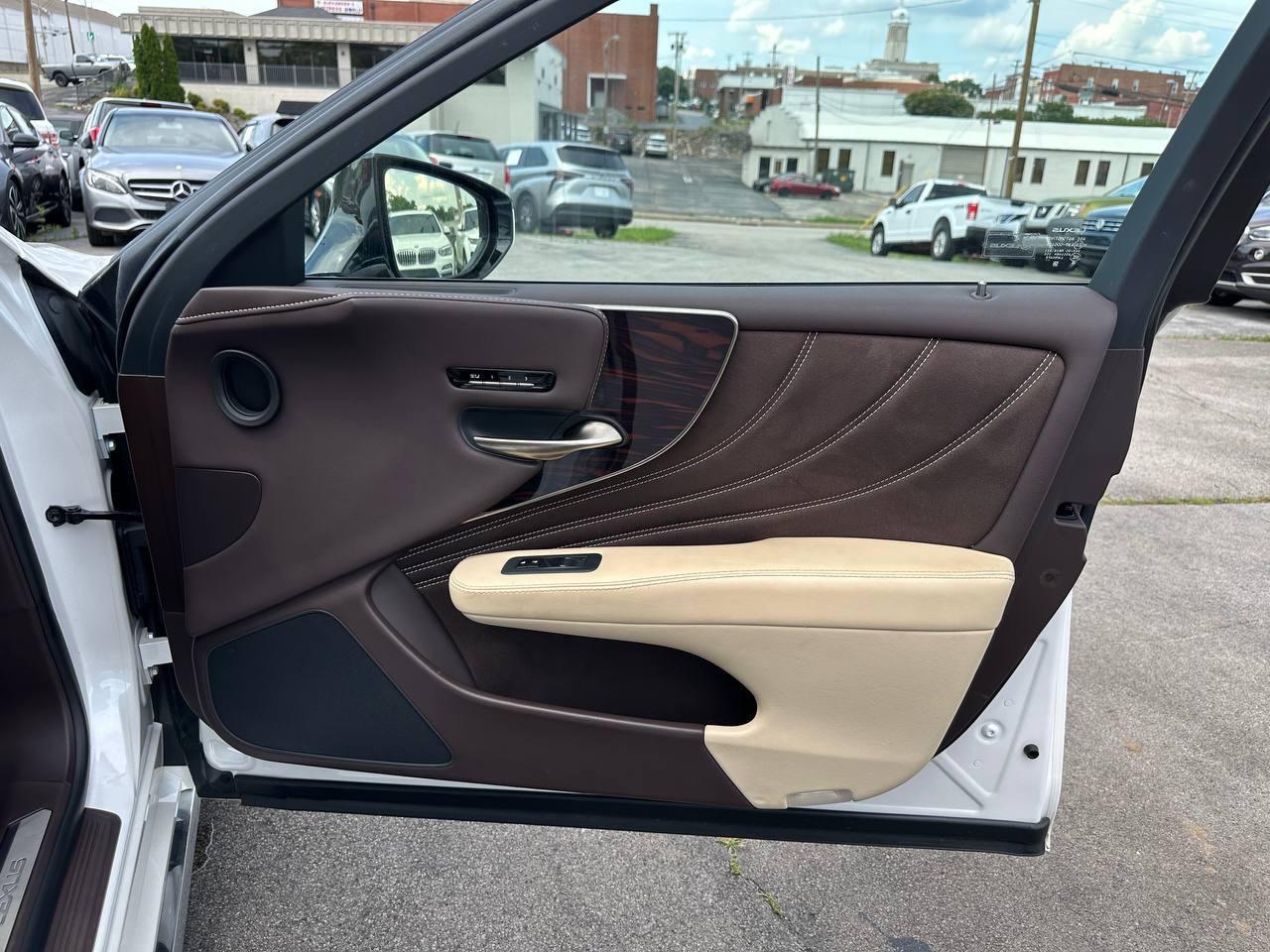 Lexus LS 500h AWD 2018