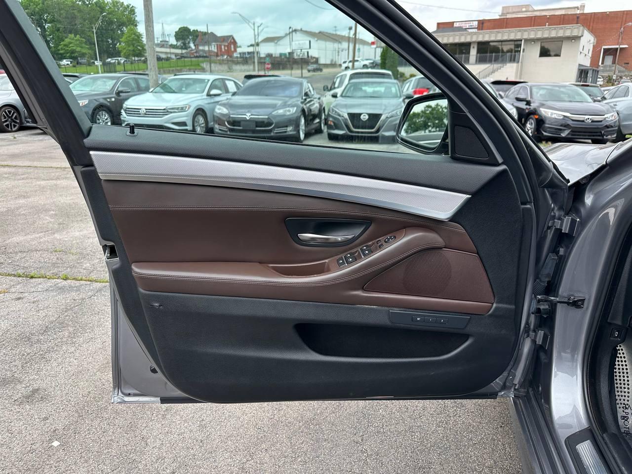 BMW 5-Series 535i xDrive 2016