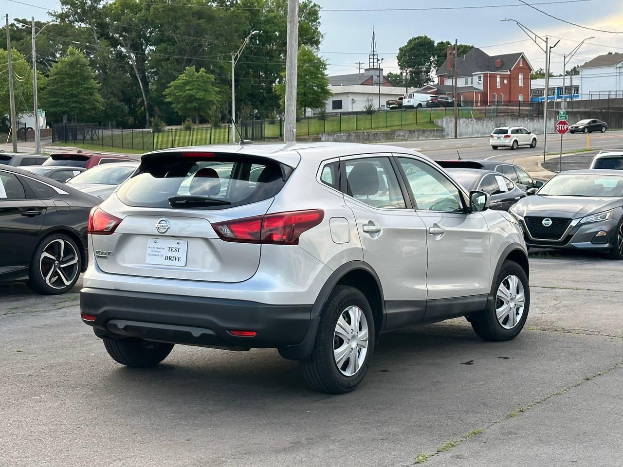 Nissan Rogue Sport S 2018
