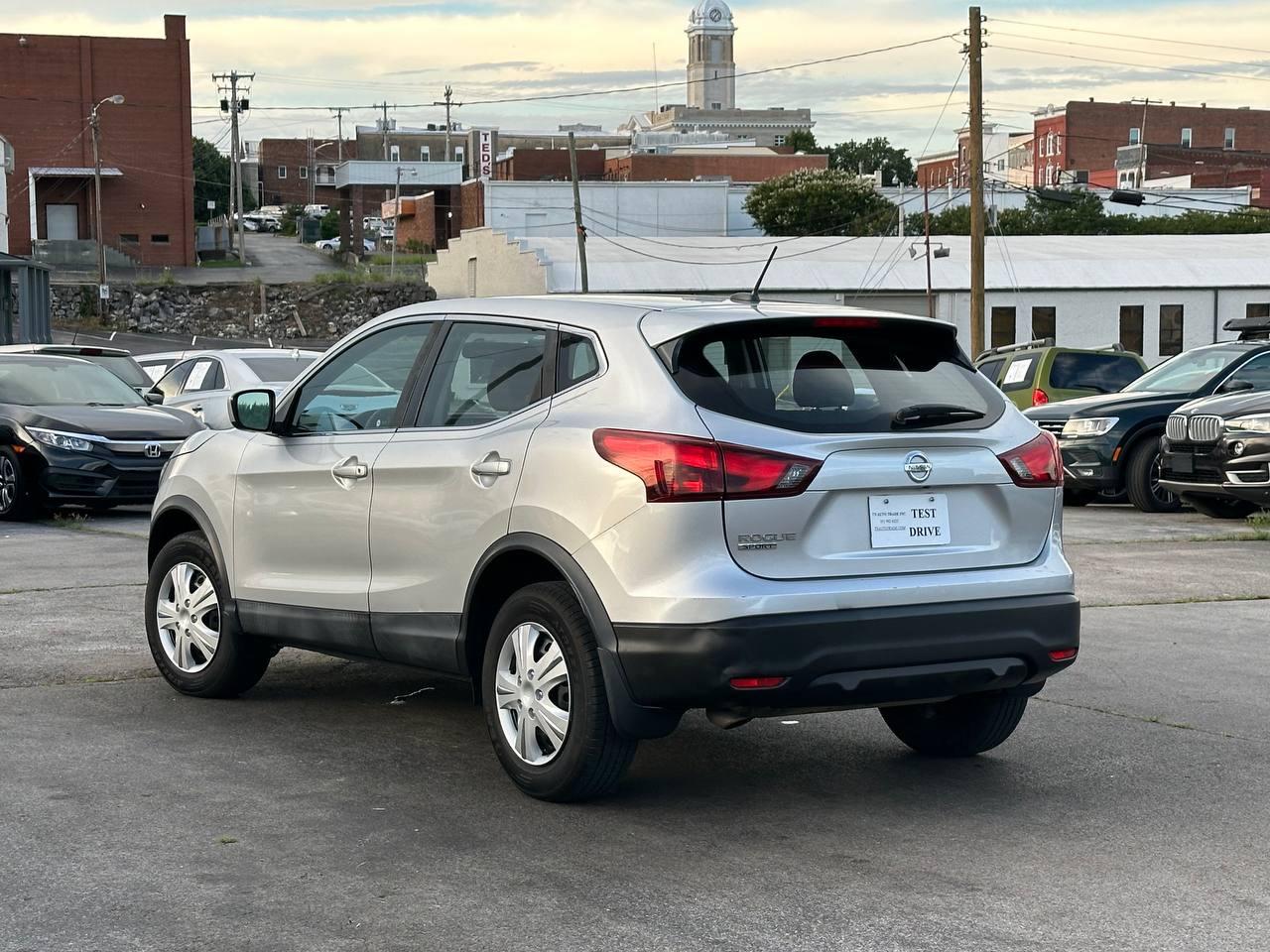 Nissan Rogue Sport S 2018