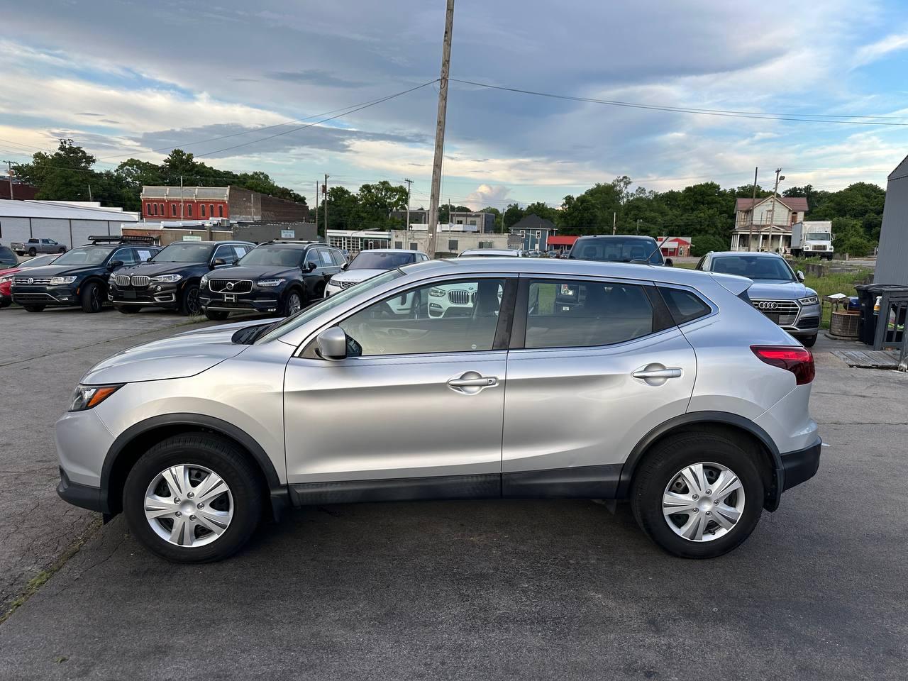 Nissan Rogue Sport S 2018