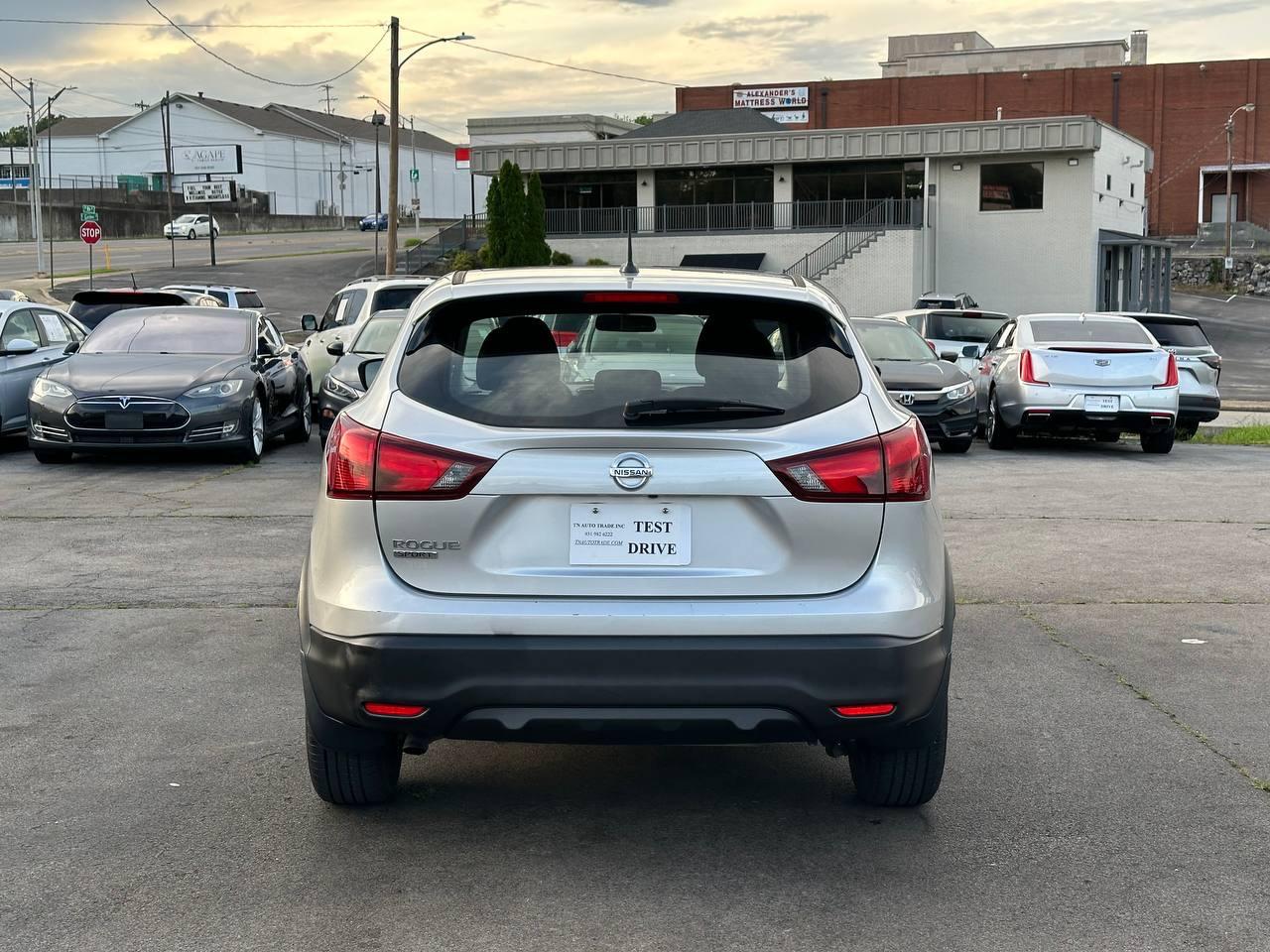 Nissan Rogue Sport S 2018