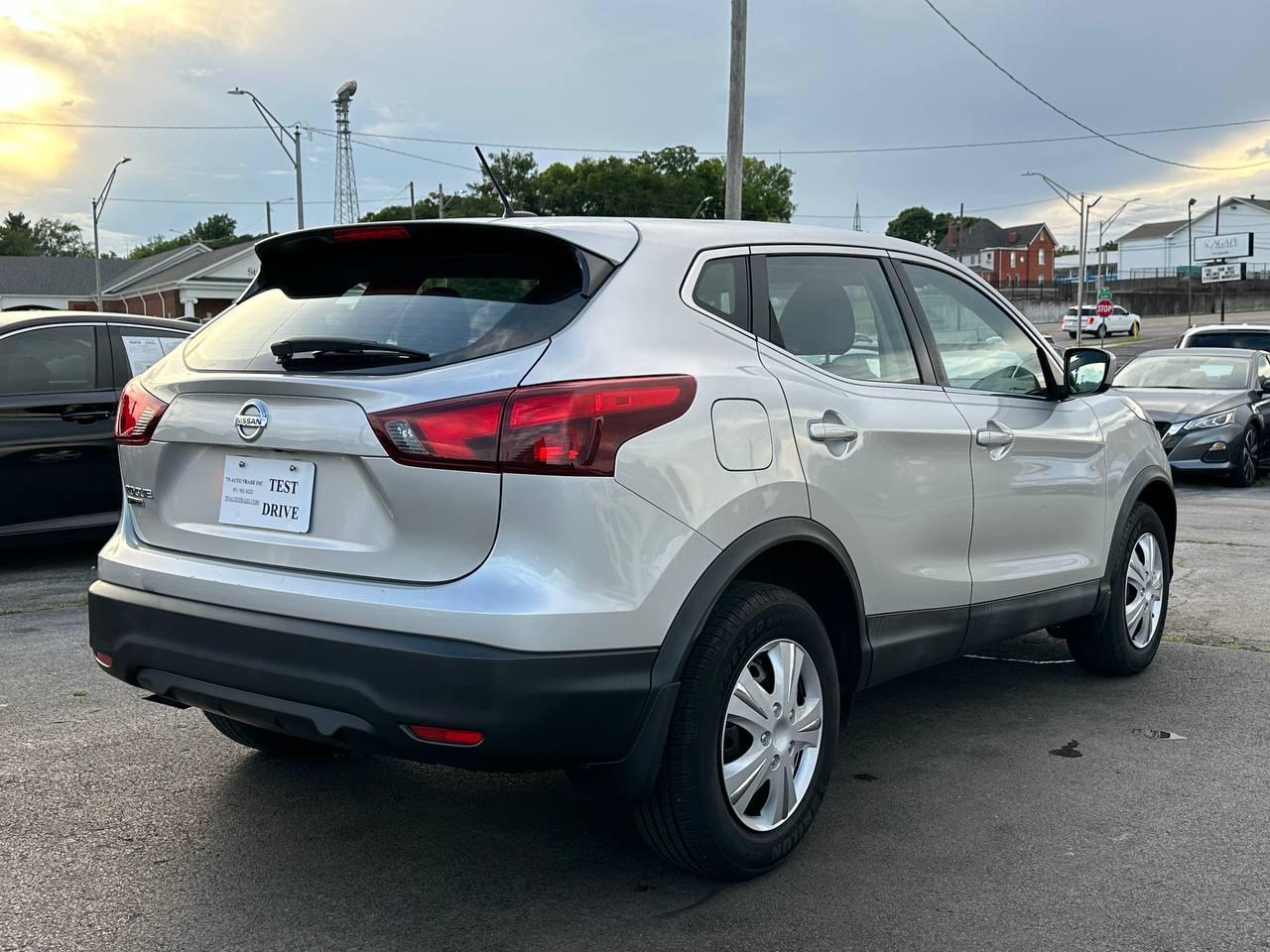 Nissan Rogue Sport S 2018