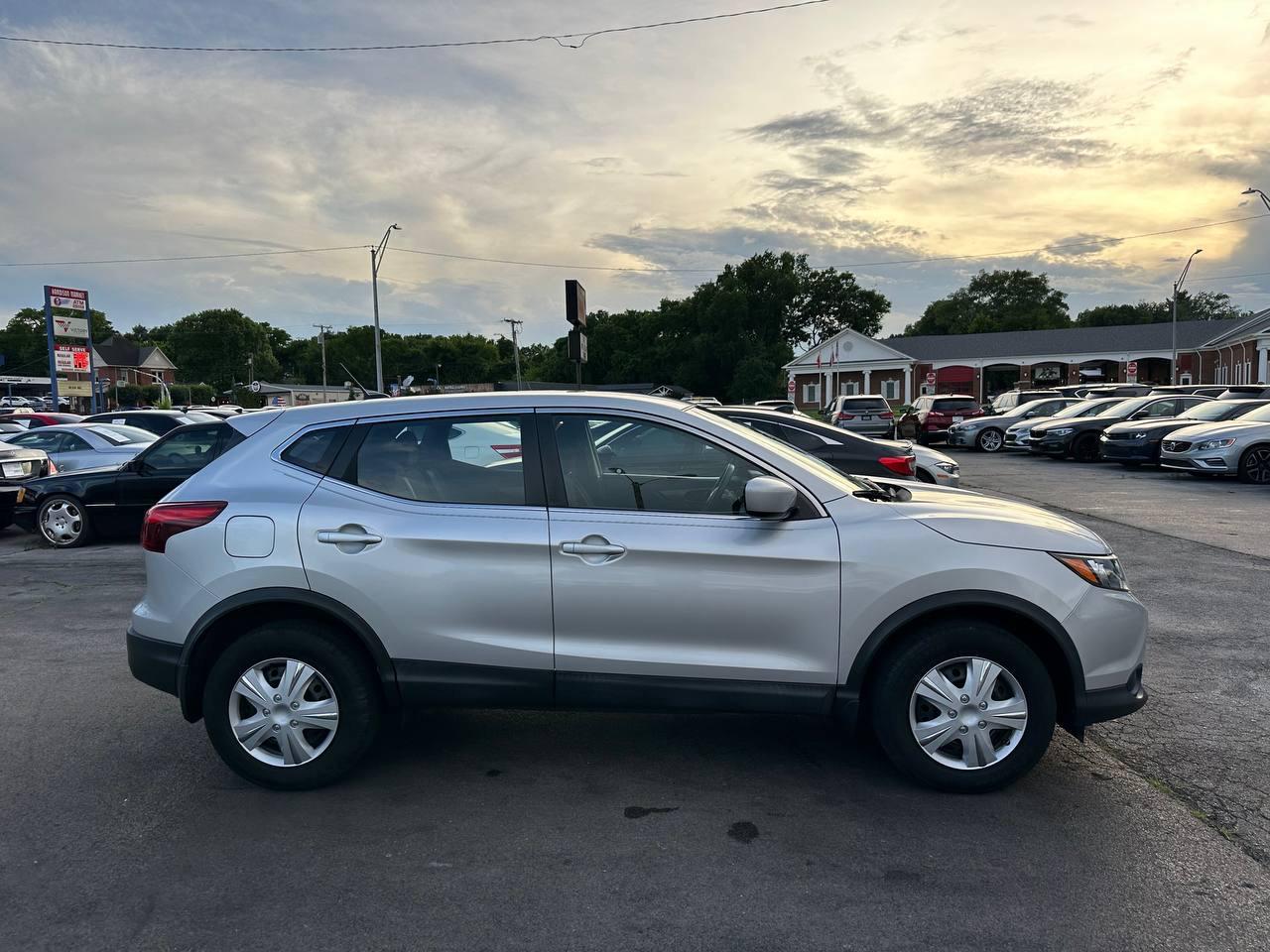 Nissan Rogue Sport S 2018