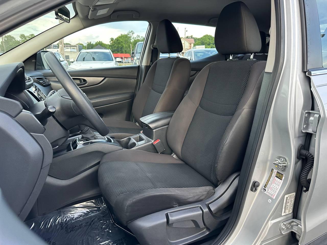 Nissan Rogue Sport S 2018
