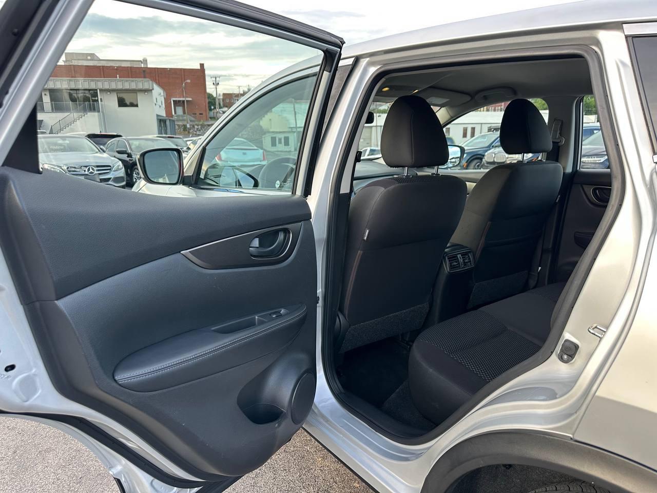 Nissan Rogue Sport S 2018