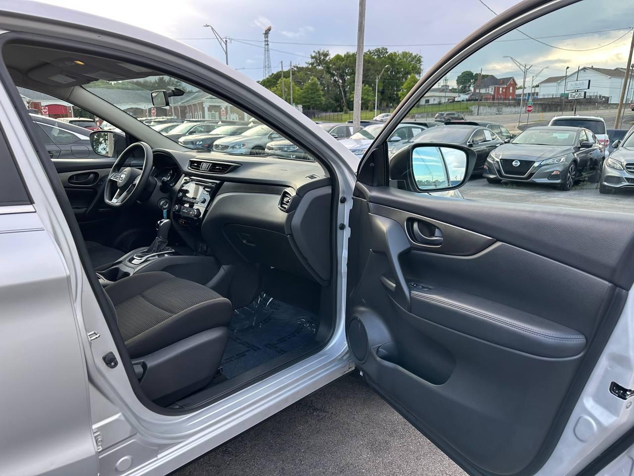 Nissan Rogue Sport S 2018