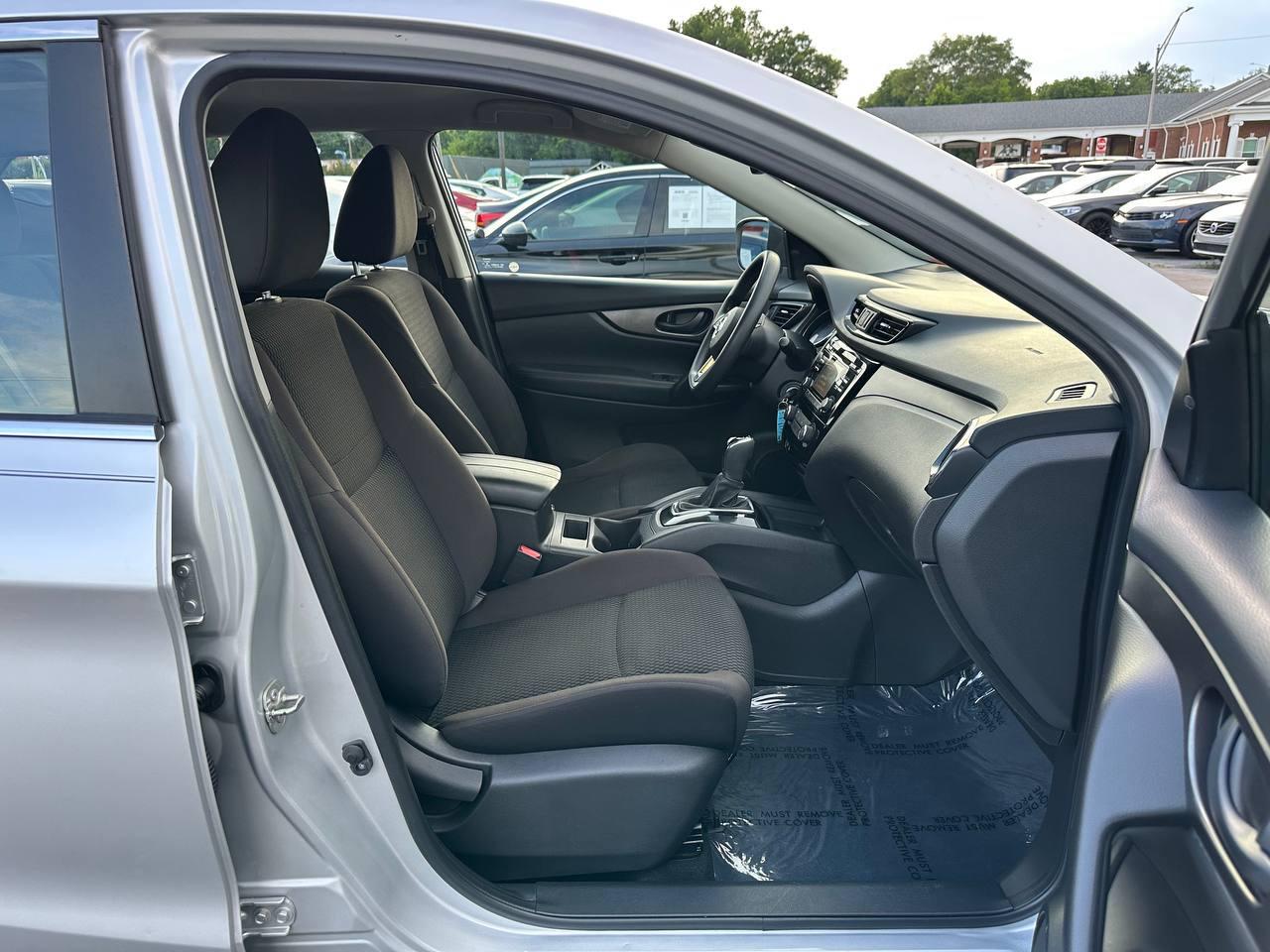 Nissan Rogue Sport S 2018