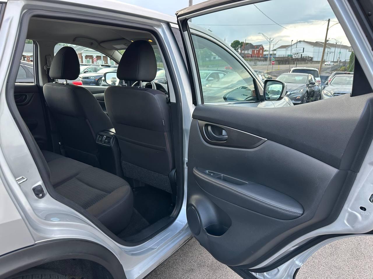 Nissan Rogue Sport S 2018