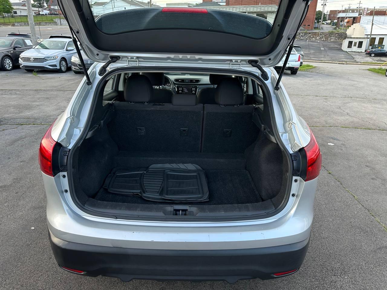 Nissan Rogue Sport S 2018
