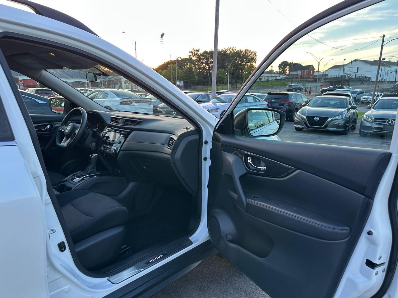 Nissan Rogue SV AWD 2017