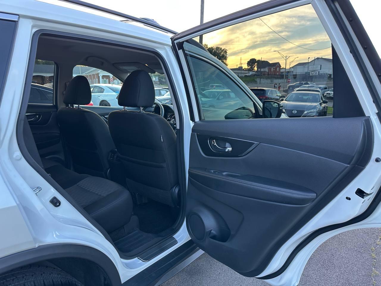 Nissan Rogue SV AWD 2017