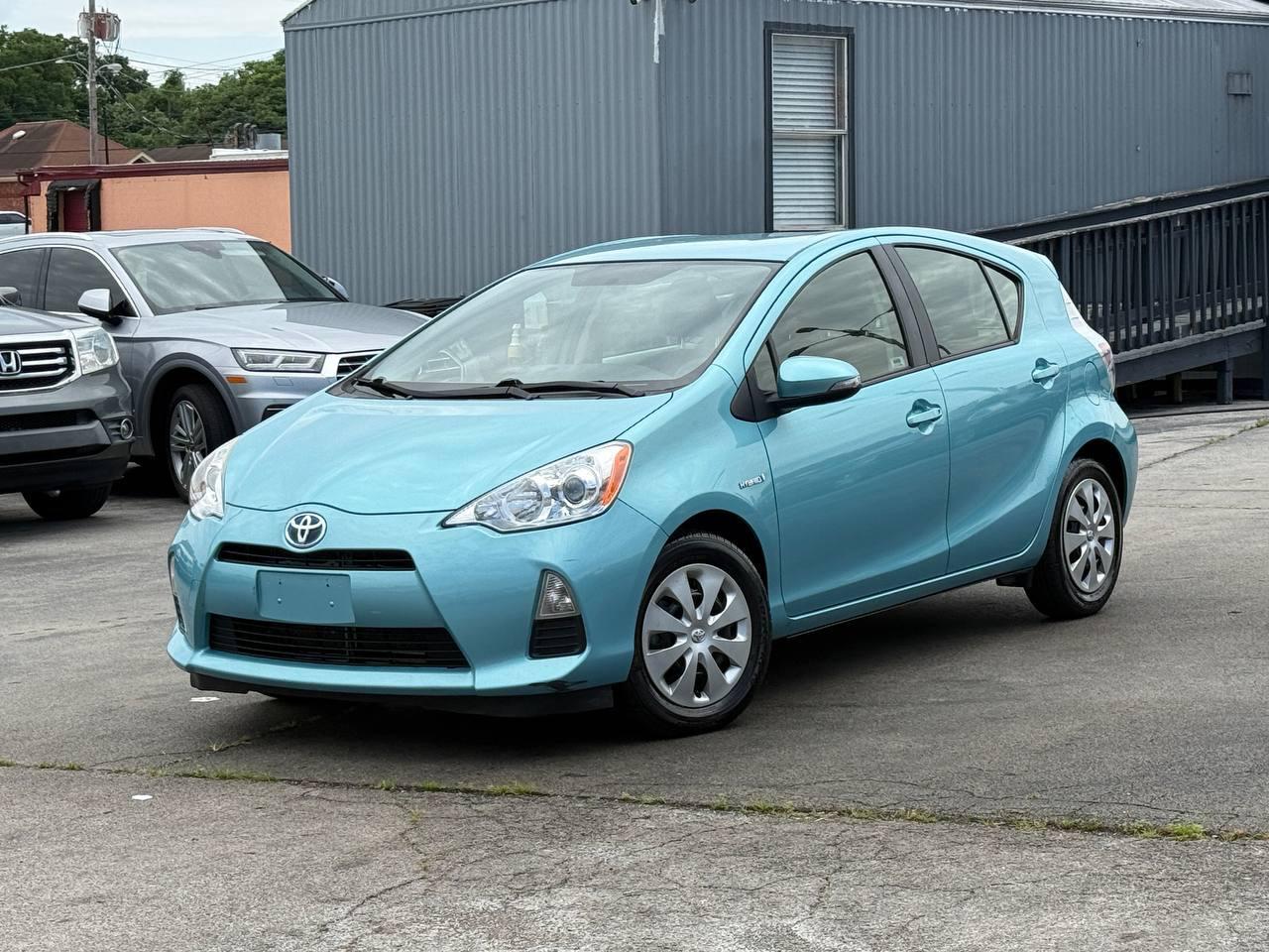 Toyota Prius c Four 2014