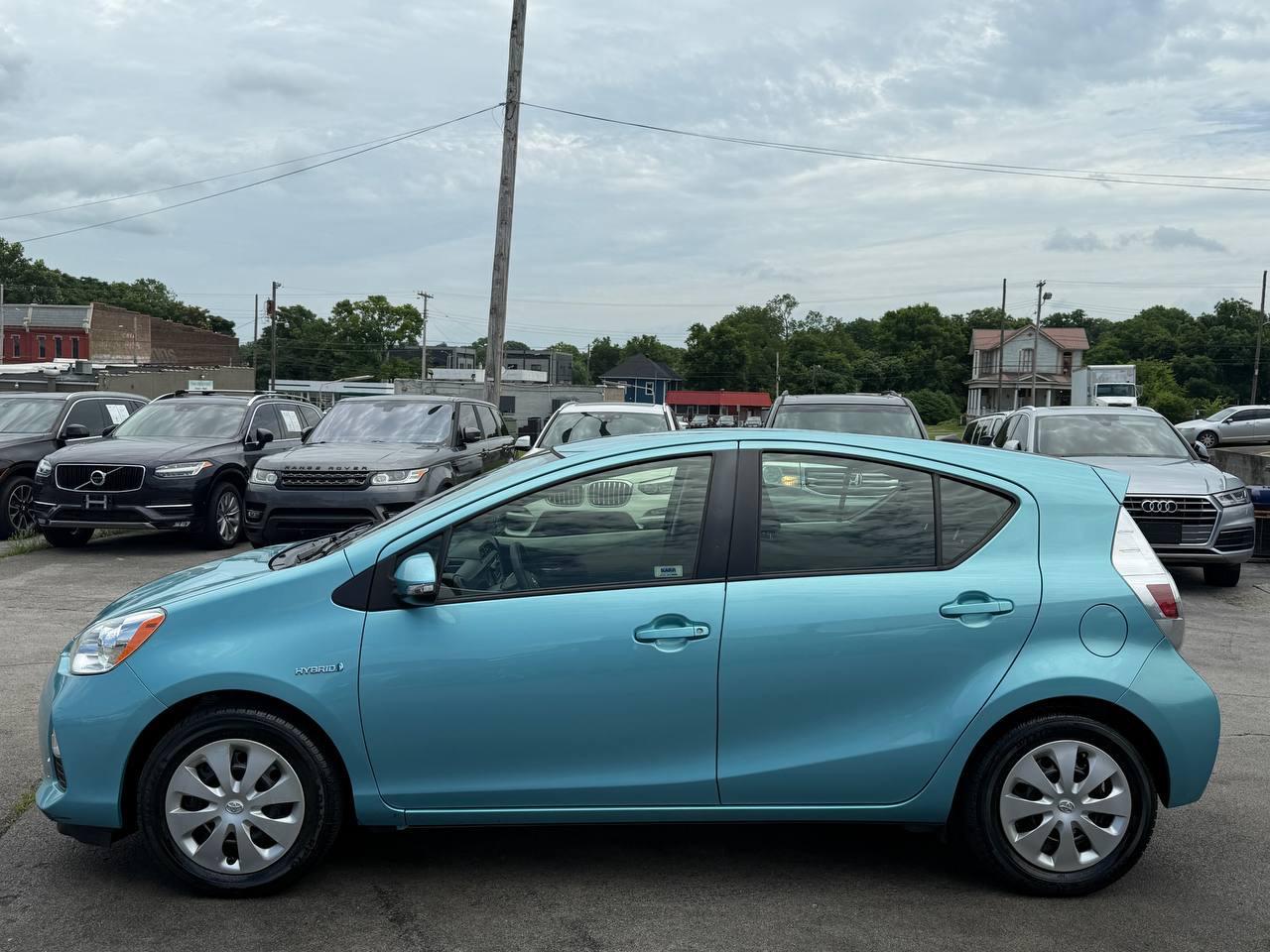 Toyota Prius c Four 2014