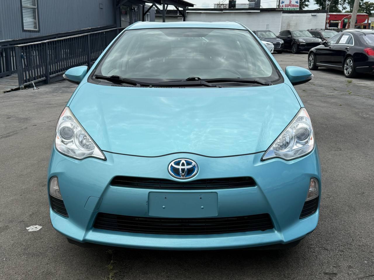 Toyota Prius c Four 2014