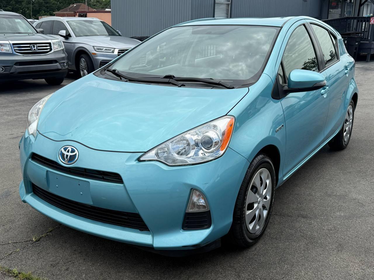 Toyota Prius c Four 2014