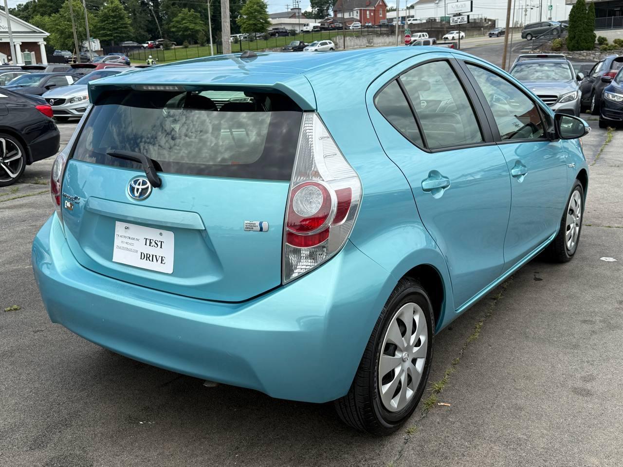 Toyota Prius c Four 2014