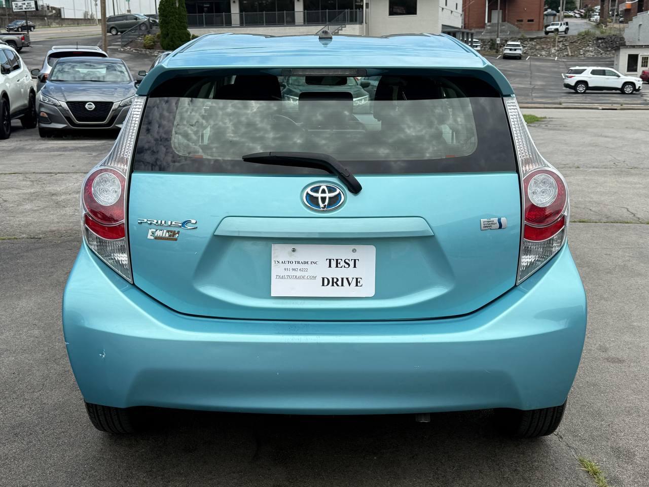 Toyota Prius c Four 2014
