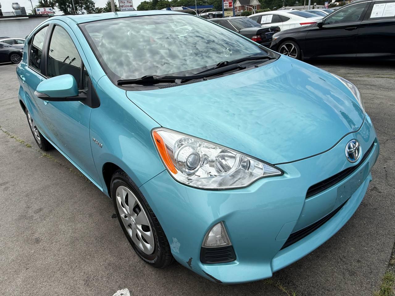 Toyota Prius c Four 2014