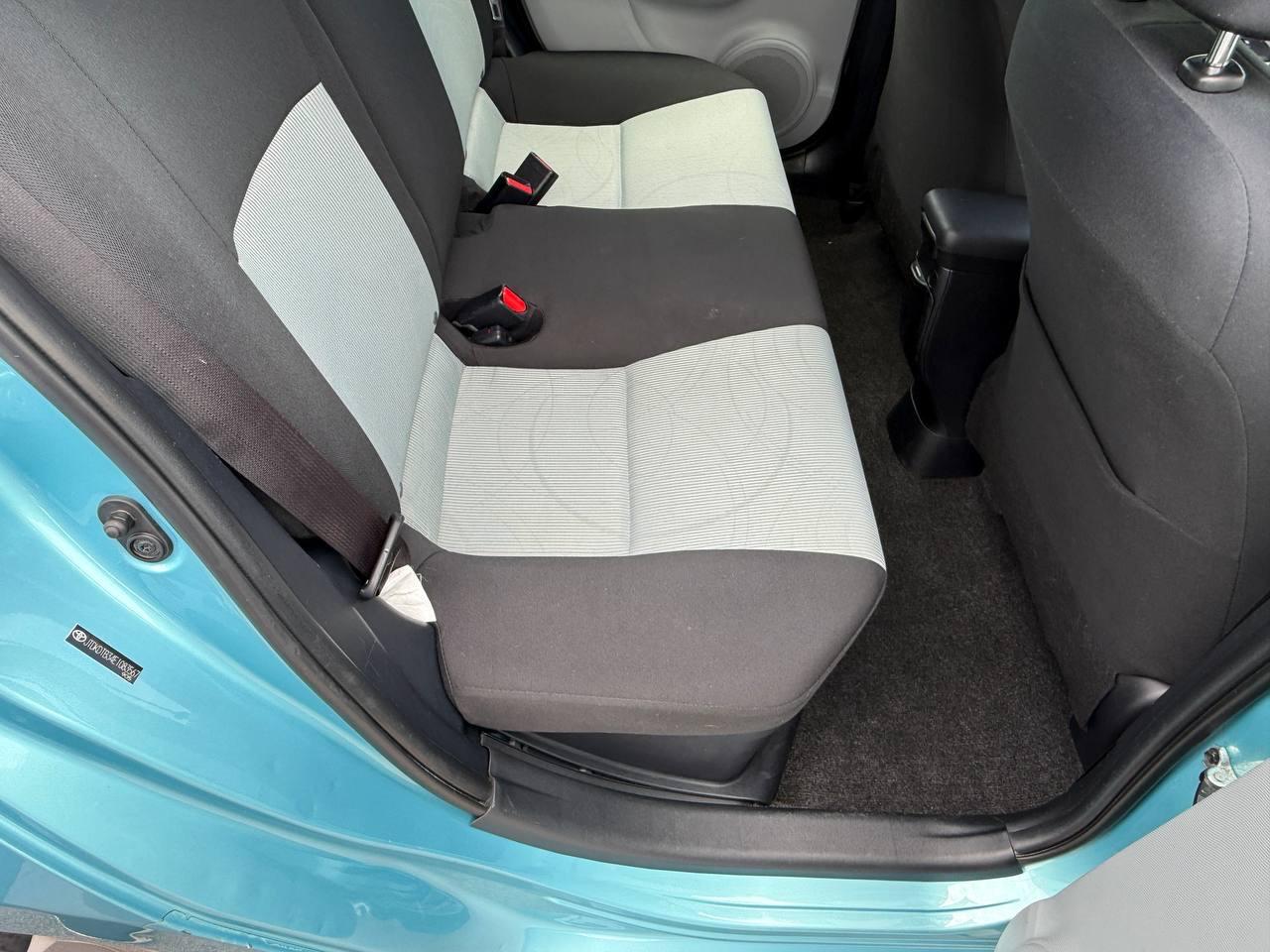 Toyota Prius c Four 2014