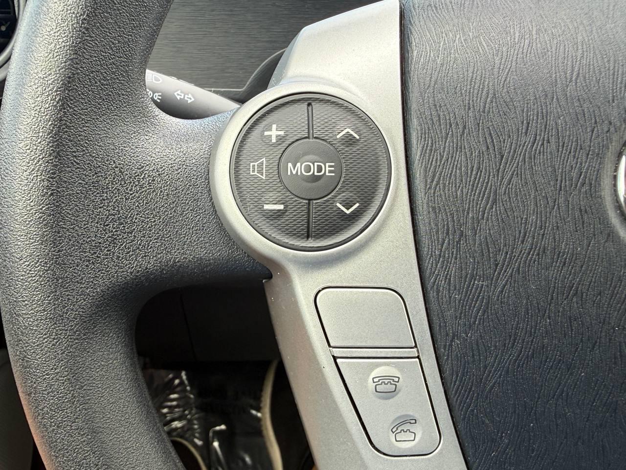 Toyota Prius c Four 2014