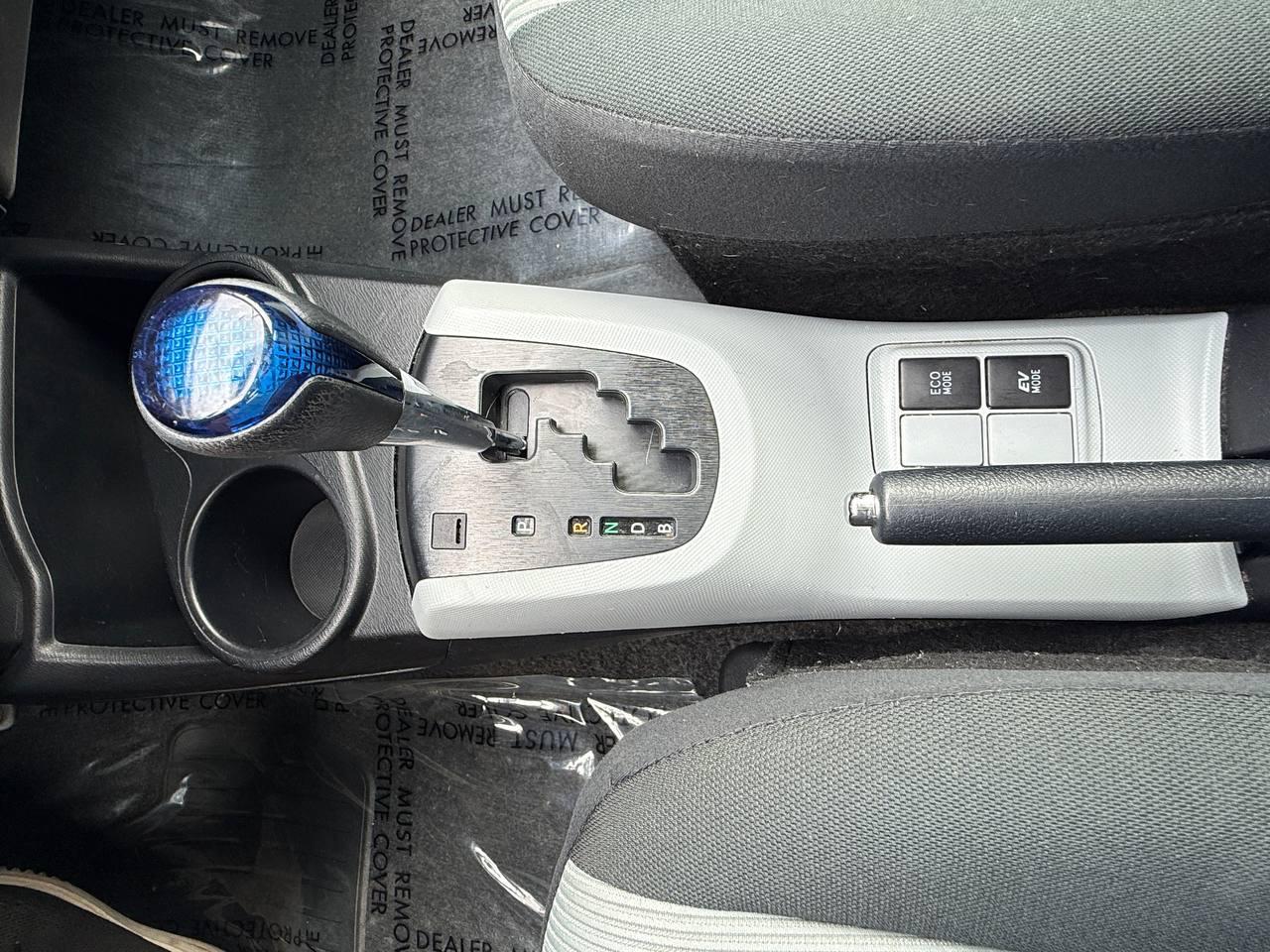 Toyota Prius c Four 2014