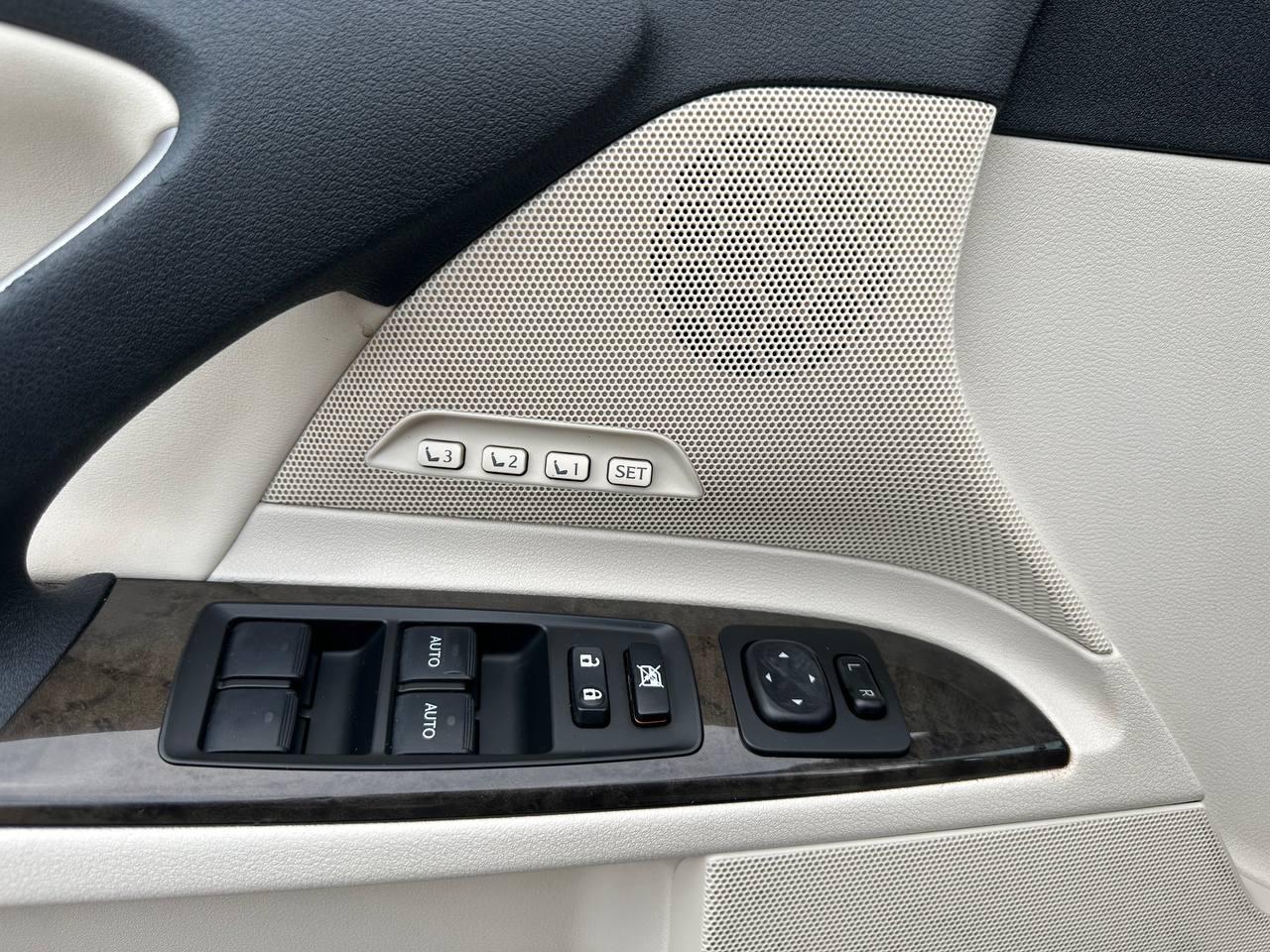 Lexus IS C IS 250C 2010