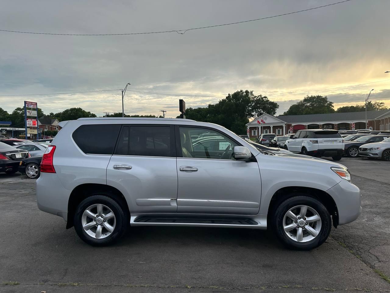 Lexus GX 460 Sport Utility 2012