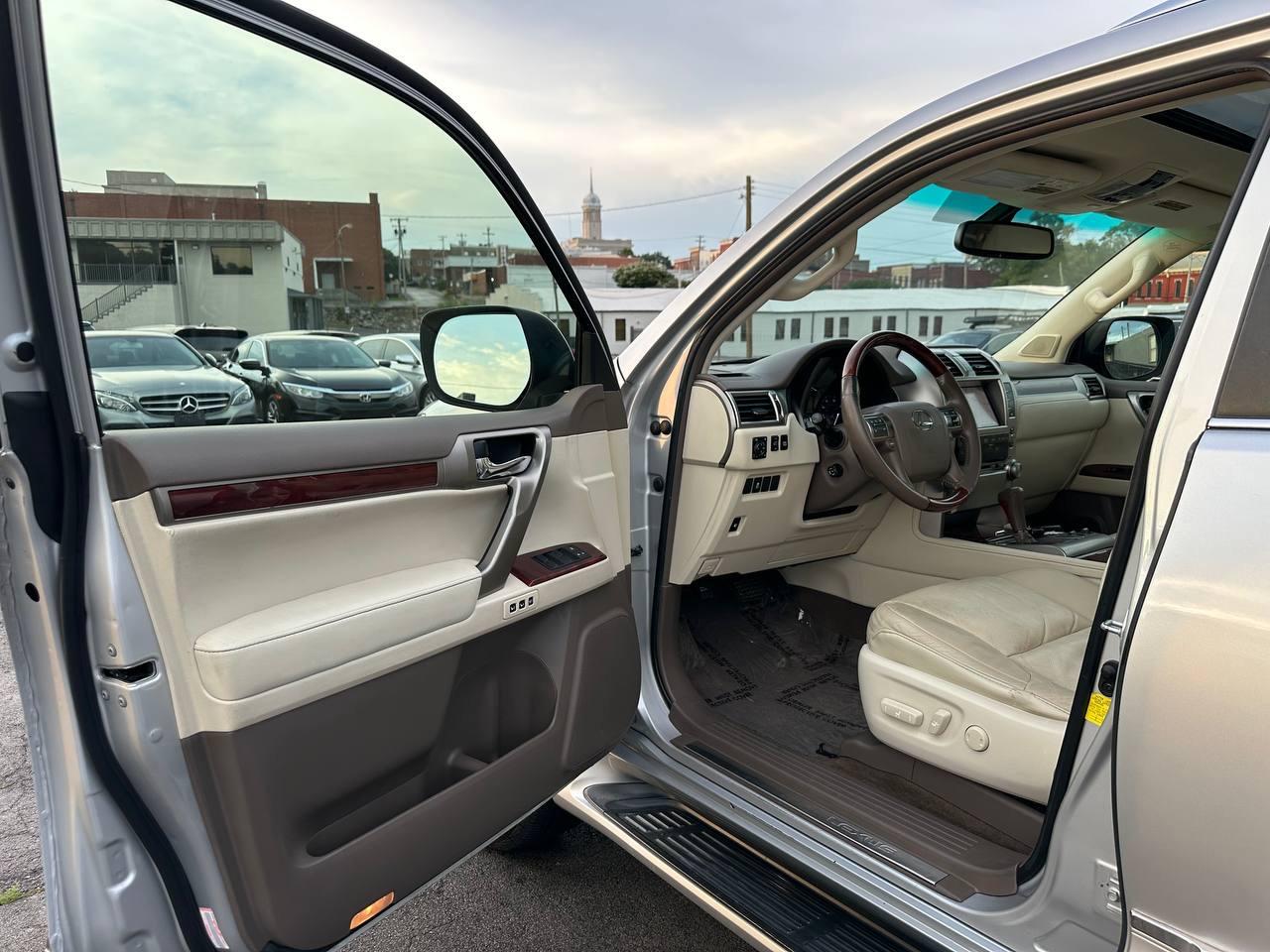 Lexus GX 460 Sport Utility 2012