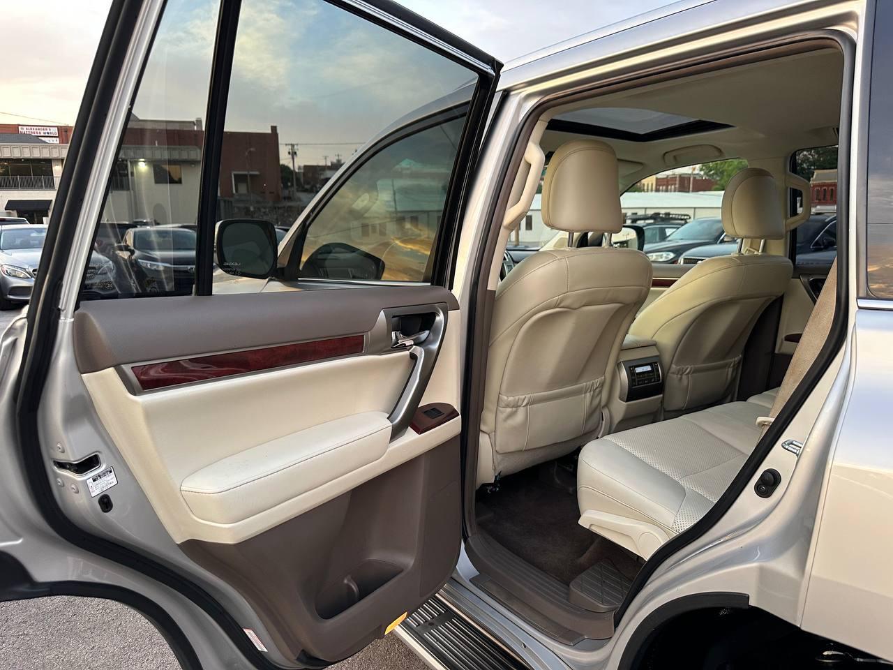 Lexus GX 460 Sport Utility 2012
