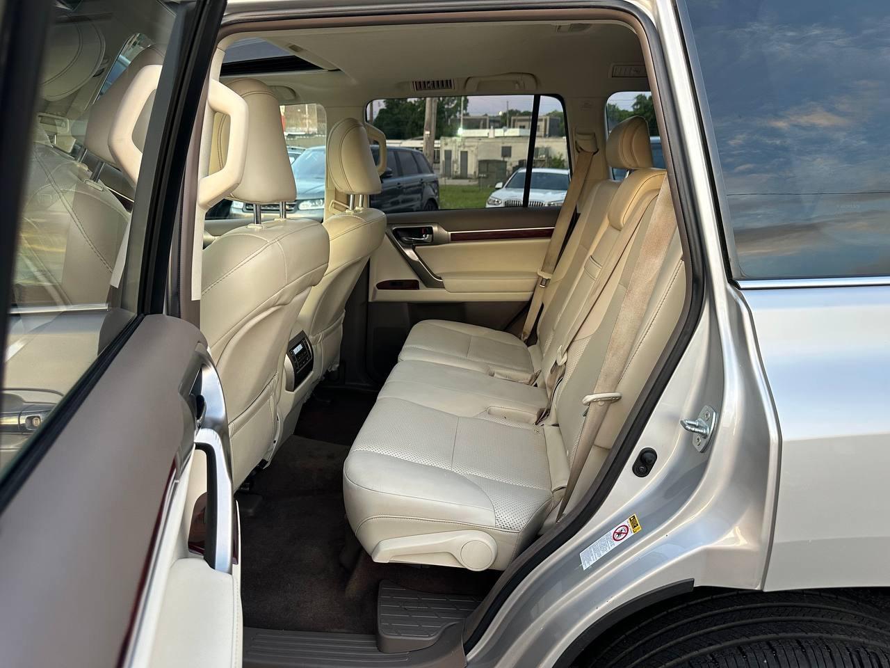 Lexus GX 460 Sport Utility 2012