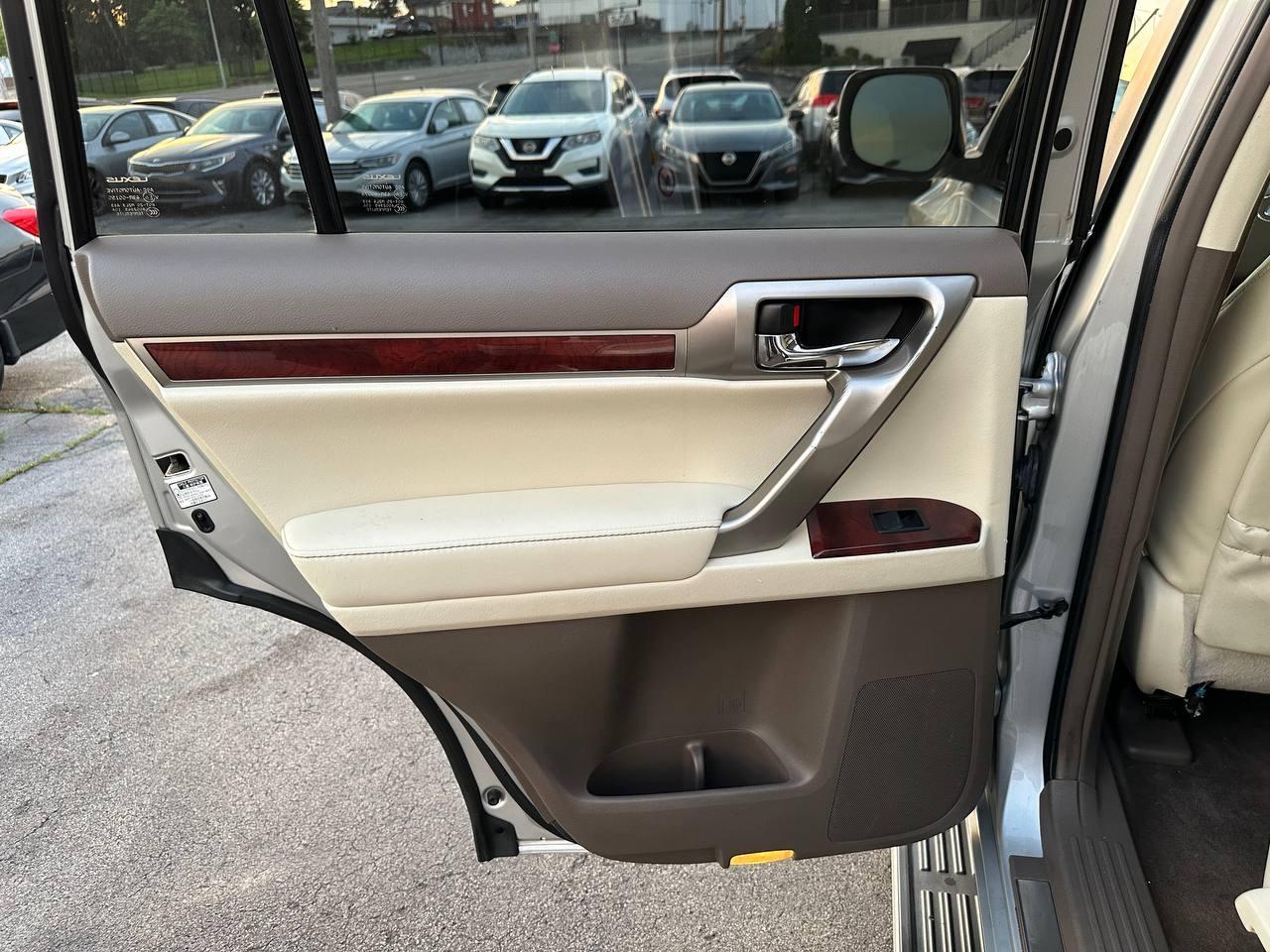 Lexus GX 460 Sport Utility 2012