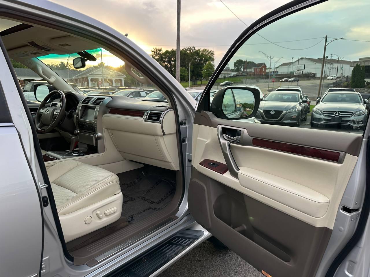 Lexus GX 460 Sport Utility 2012
