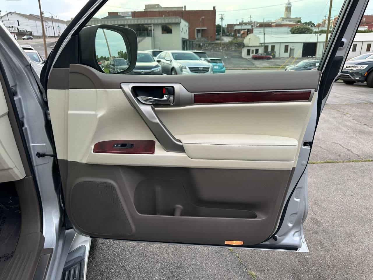 Lexus GX 460 Sport Utility 2012