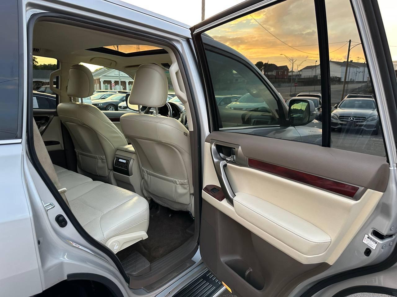Lexus GX 460 Sport Utility 2012
