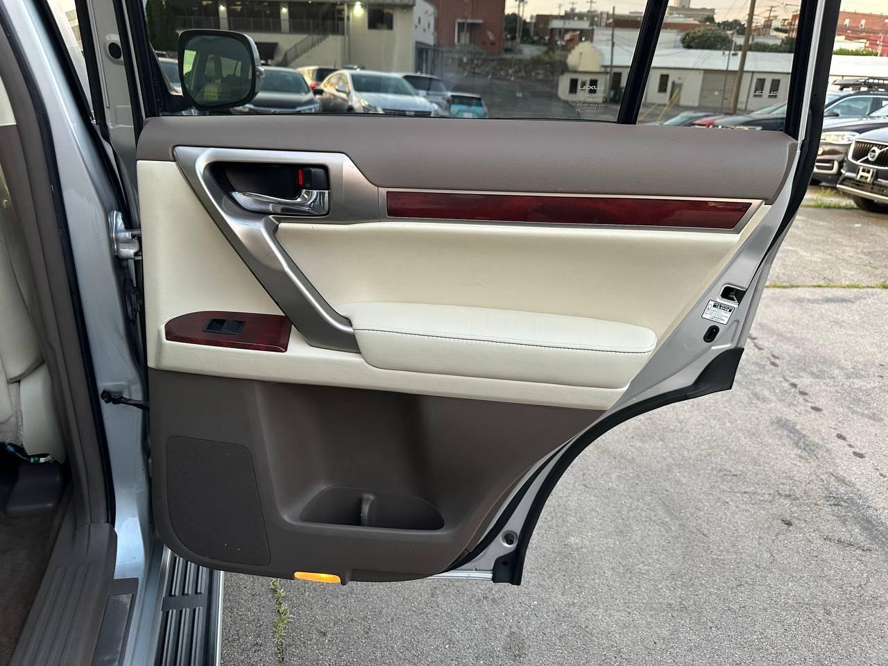 Lexus GX 460 Sport Utility 2012