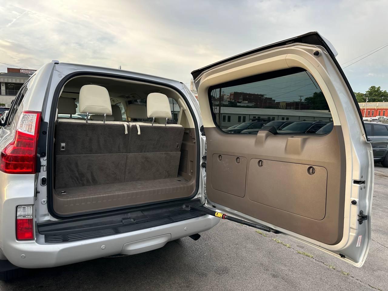 Lexus GX 460 Sport Utility 2012