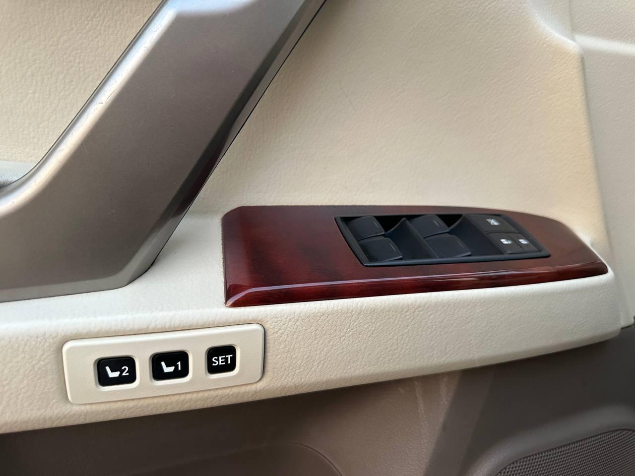 Lexus GX 460 Sport Utility 2012