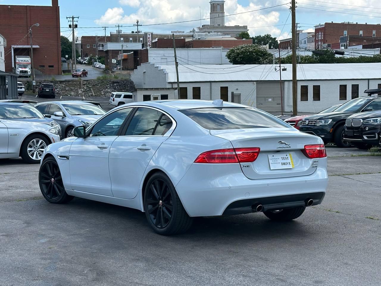 Jaguar XE 35t Prestige 2017