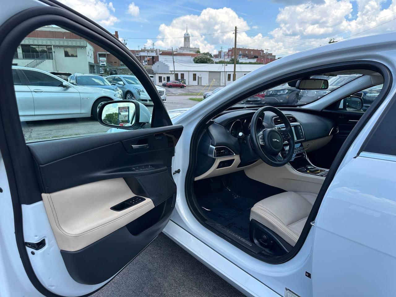 Jaguar XE 35t Prestige 2017