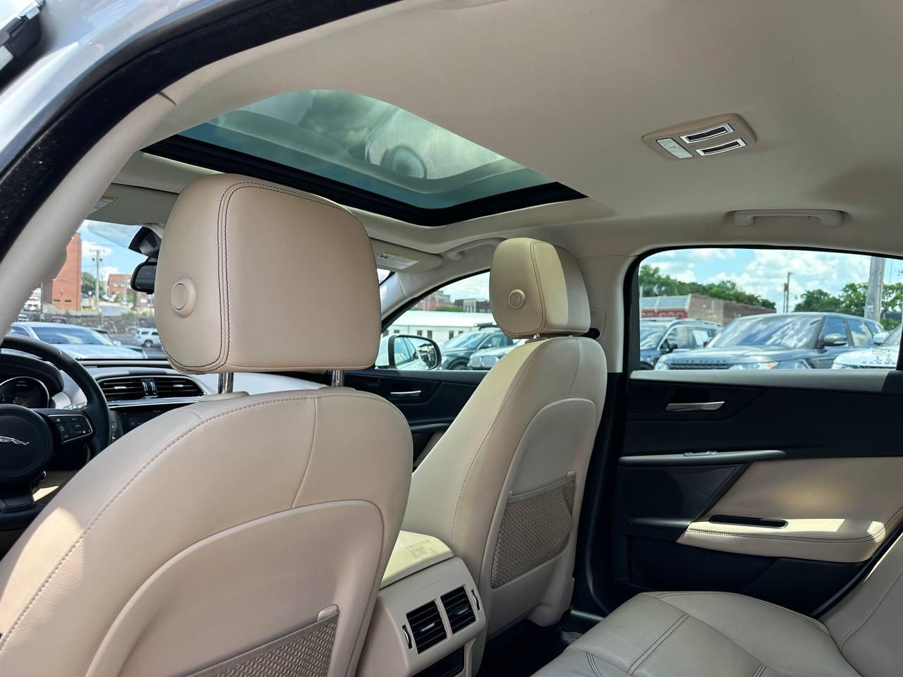 Jaguar XE 35t Prestige 2017