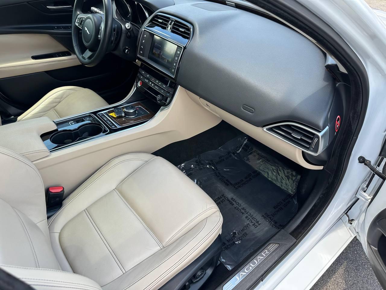 Jaguar XE 35t Prestige 2017