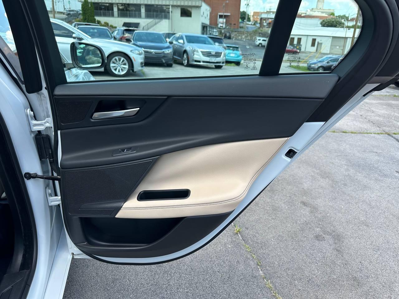 Jaguar XE 35t Prestige 2017