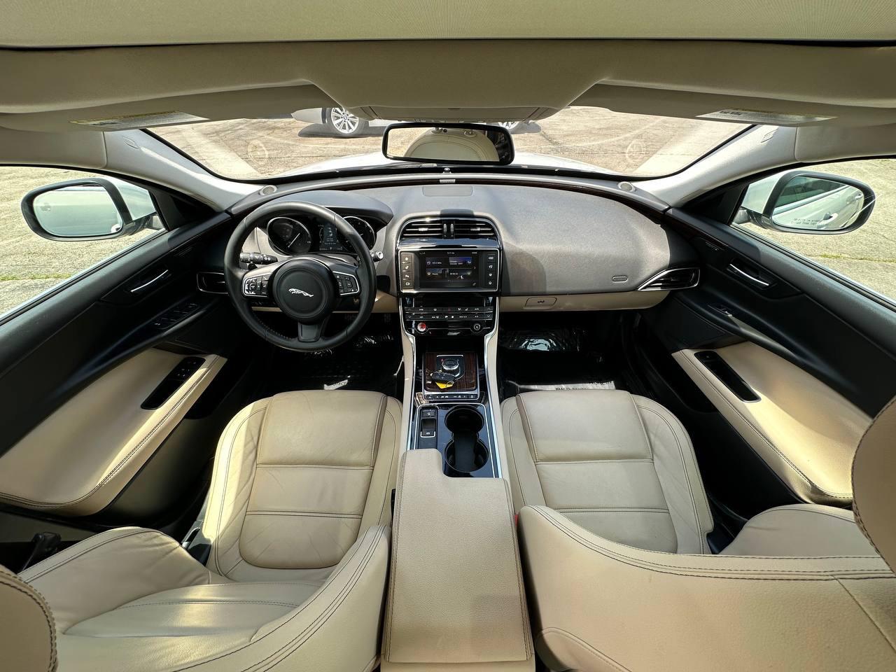 Jaguar XE 35t Prestige 2017