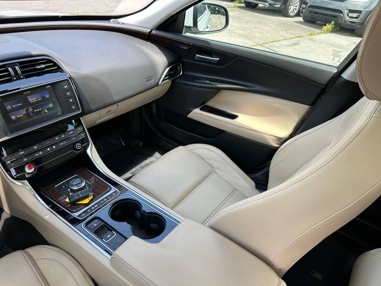 Jaguar XE 35t Prestige 2017
